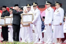 Peringati Hari Otonomi...