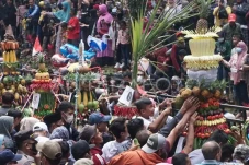 Sejarah Tradisi Lebaran...