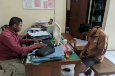 Kabur Usai Isi BBM Eceran,...
