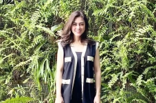Dhena Devanka Curhat...