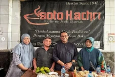 Sarapan Soto di Garut,...