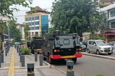 Penembakan di Kantor...