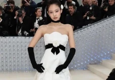 Pakai Koleksi Chanel...
