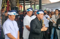 Soal Ekonomi Kerakyatan,...
