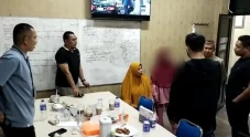 Tak Hanya Keluarga,...