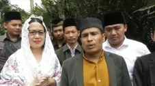 Halalbihalal dengan...