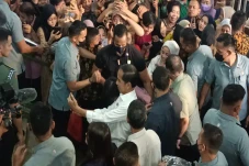 Presiden Jokowi Tinjau...