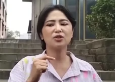 Wajahnya Disebut Tua...