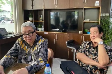 Nihil, Aprindo Sebut...