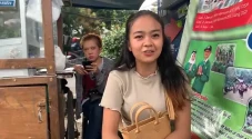 Demi Cuan, Mojang Bandung...