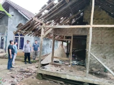 Warga Murka, Rumah Pasutri...