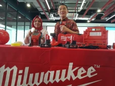 Masuk Segmen Otomotif,...