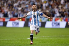 4 Pesepak Bola Argentina...