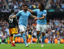 Manchester City Kalahkan...