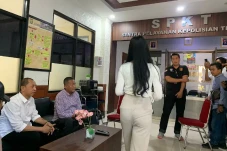 Karyawati Cantik di...