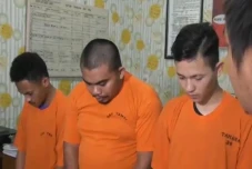 Keroyok Remaja hingga...