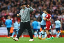 Liverpool Ukir Sejarah...