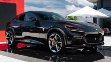 Ferrari Kembali Buka...