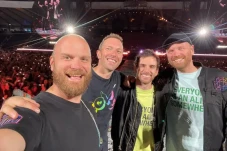 Coldplay Dijadwalkan...