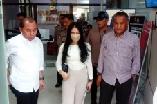 Praktik Tidur Bareng...