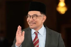 Anwar Ibrahim Tantang...