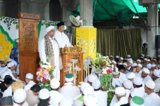 Hadiri Haul Akbar di...