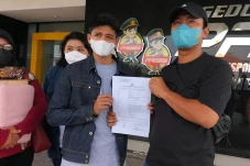 Wanita di Bekasi Dipolisikan...