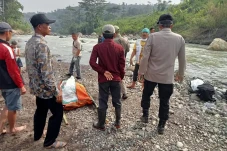 Kakek 80 Tahun Tewas...