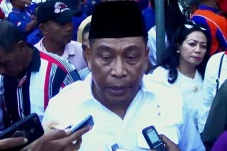 Istri Pindah ke PAN,...