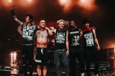 Sum 41 Bakal Bubar setelah...