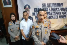 Aksi Pemalakan di Depan...
