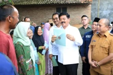 Kunjungi Sejumlah Daerah,...
