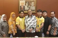 14 Mahasiswa University...