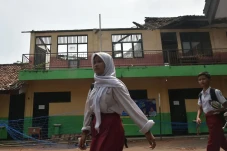 SDN 01 Sukadanau Rusak...