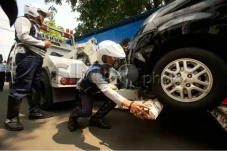 Tertibkan Parkir Liar...