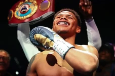 Shakur Stevenson Tantang...