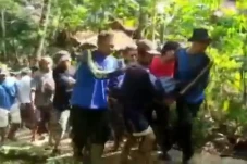 4 Penebang Kayu Hanyut...