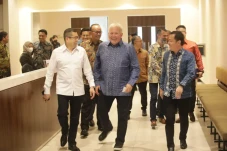 Gandeng K-Vision, Bos...