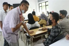 Tahan Rasa Sakit Akibat...