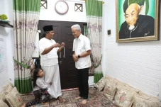 Pesan Gus Muwafiq ke...