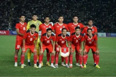 Puja Puji Pelatih Vietnam...