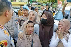 Tangis Haru Keluarga...
