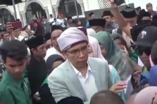 TGB Zainul Majdi Hadiri...