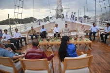 KTT ASEAN Sepakati Pembentukan...