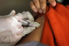 Fakta Vaksin Meningitis...