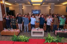 Des Ganjar Kalteng Dikukuhkan,...