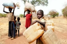 UNICEF: Perang Membuat...