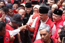 SMRC: Ganjar Unggul...