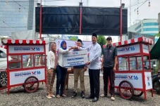 Partai Perindo Gencarkan...