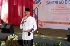 Sandiaga Uno Berikan...